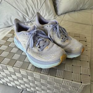 Hoka Women's Clifton 8 Sneakers